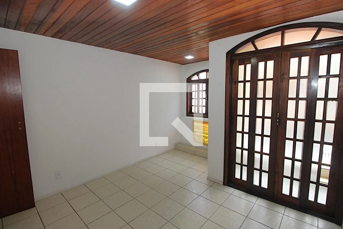 Casa de 3 quartos com banheira — photo 13