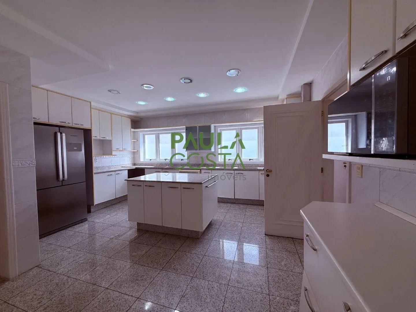 Casa mobiliada com 5 quartos e 5 vagas, 984 m² — photo 18