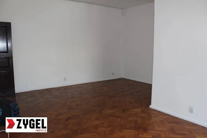 2-bedroom apartment with a closed-off kitchen — photo 14