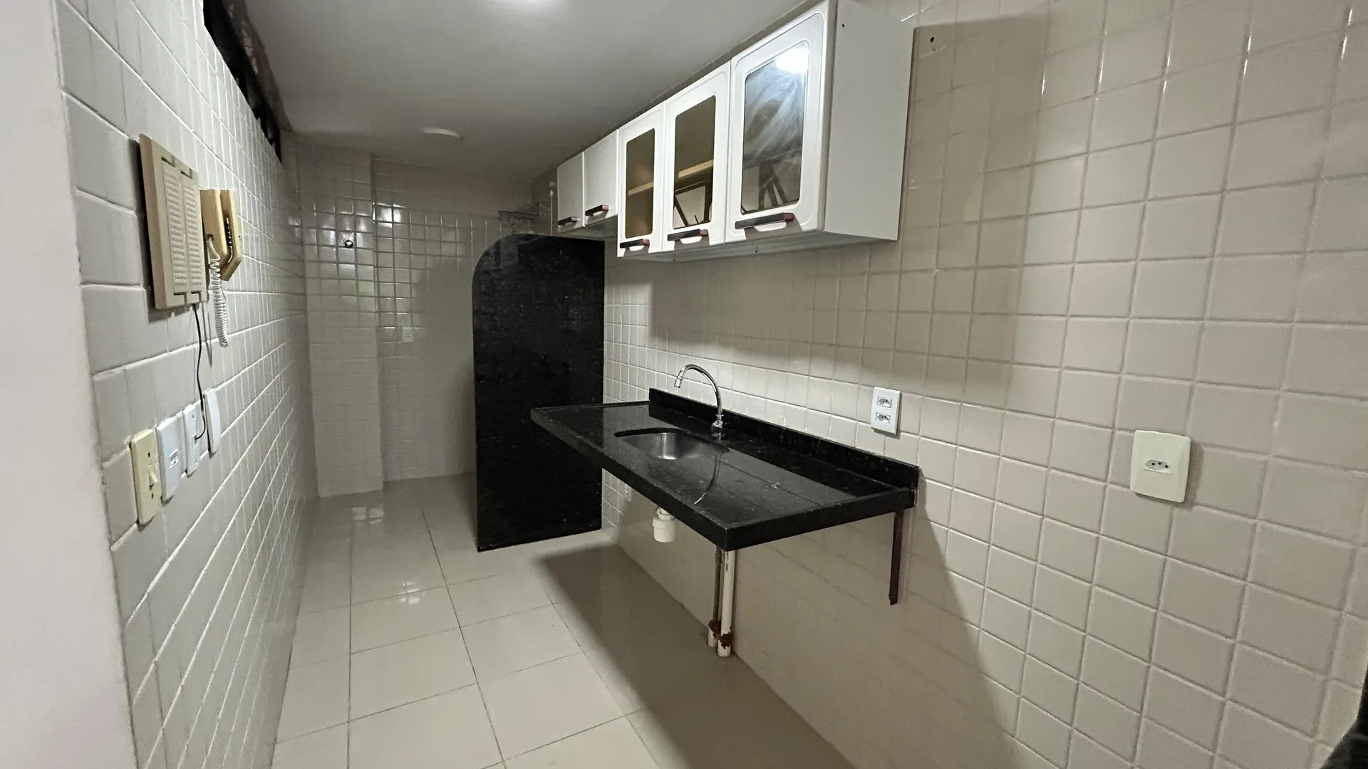 70 m² apartment with 2 bedrooms and laundry area — photo 11