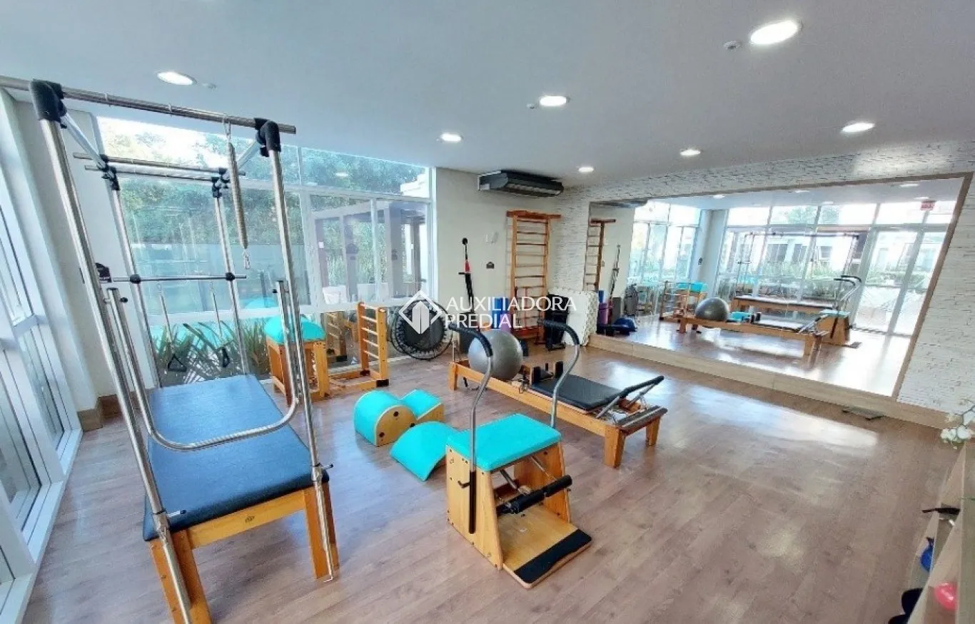 Apartment with open-plan kitchen and private garden — photo 24