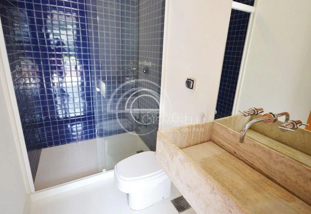 4-bedroom house with 4 en-suite bathrooms and balcony grill — photo 28
