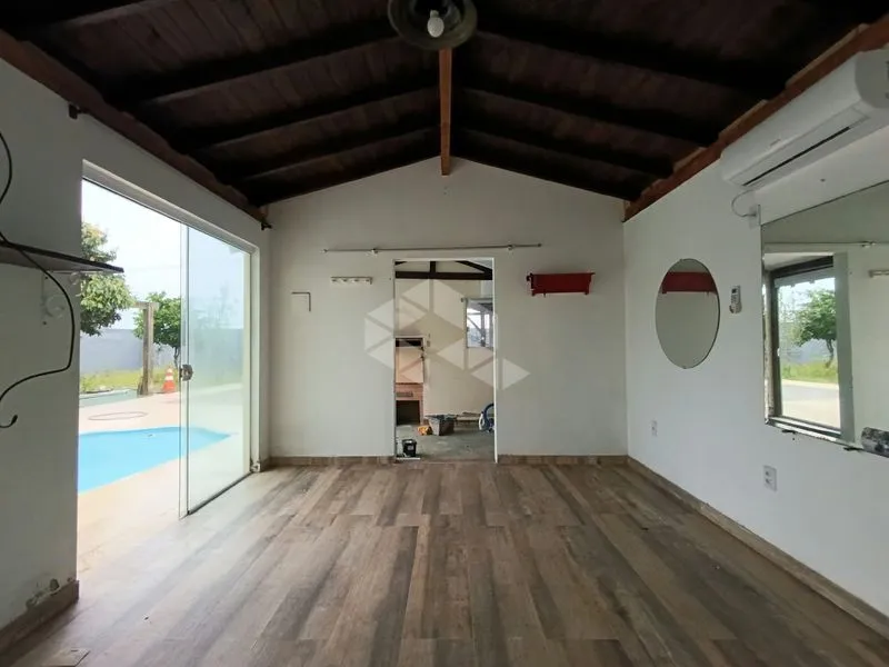 4-bedroom house with a bathtub in Florianópolis — photo 34