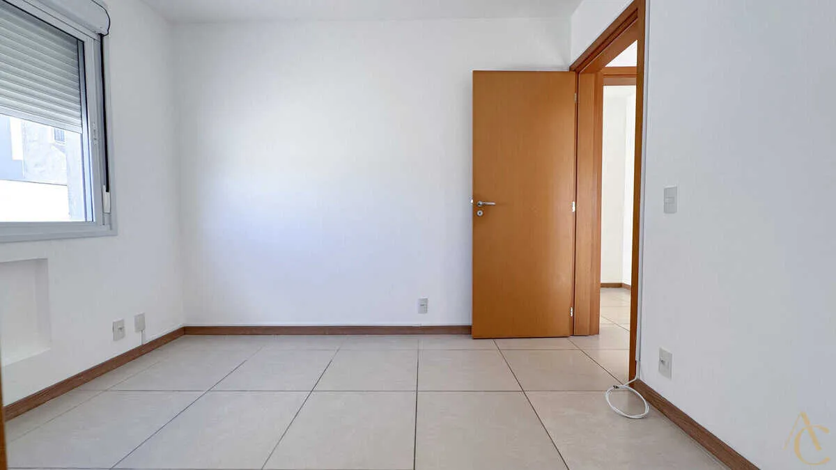 Unfurnished apartment with 3 bedrooms and balcony grill — photo 17