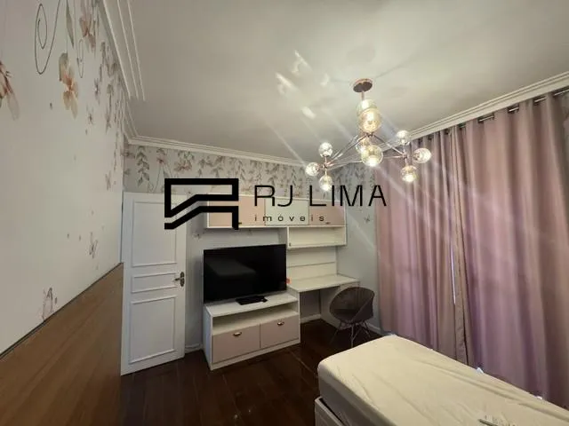 5-bedroom house with a walk-in closet in Rio de Janeiro — photo 24