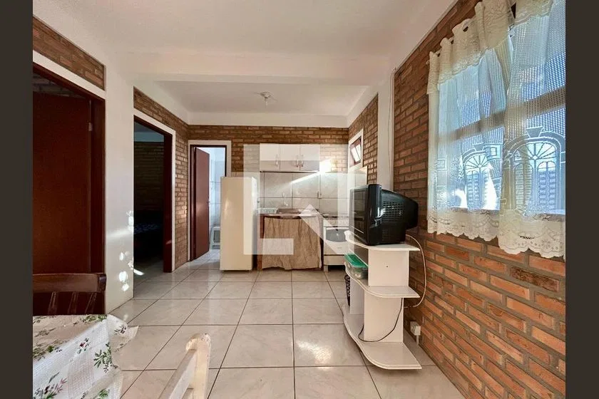 Apartamento amueblado de 36 m² con jardín privado