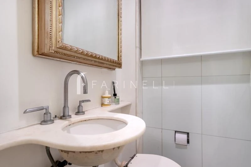 248 m² apartment with 3 bedrooms and 4 bathrooms — photo 12