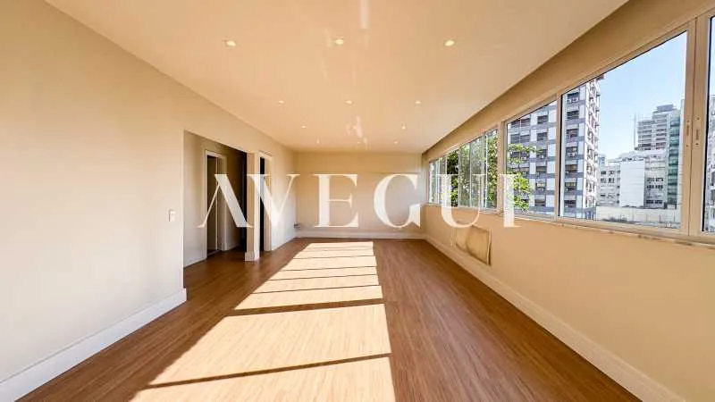 Unfurnished apartment with 4 bedrooms and tall windows — photo 12