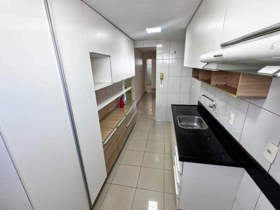 3-bedroom apartment with a water view — photo 2