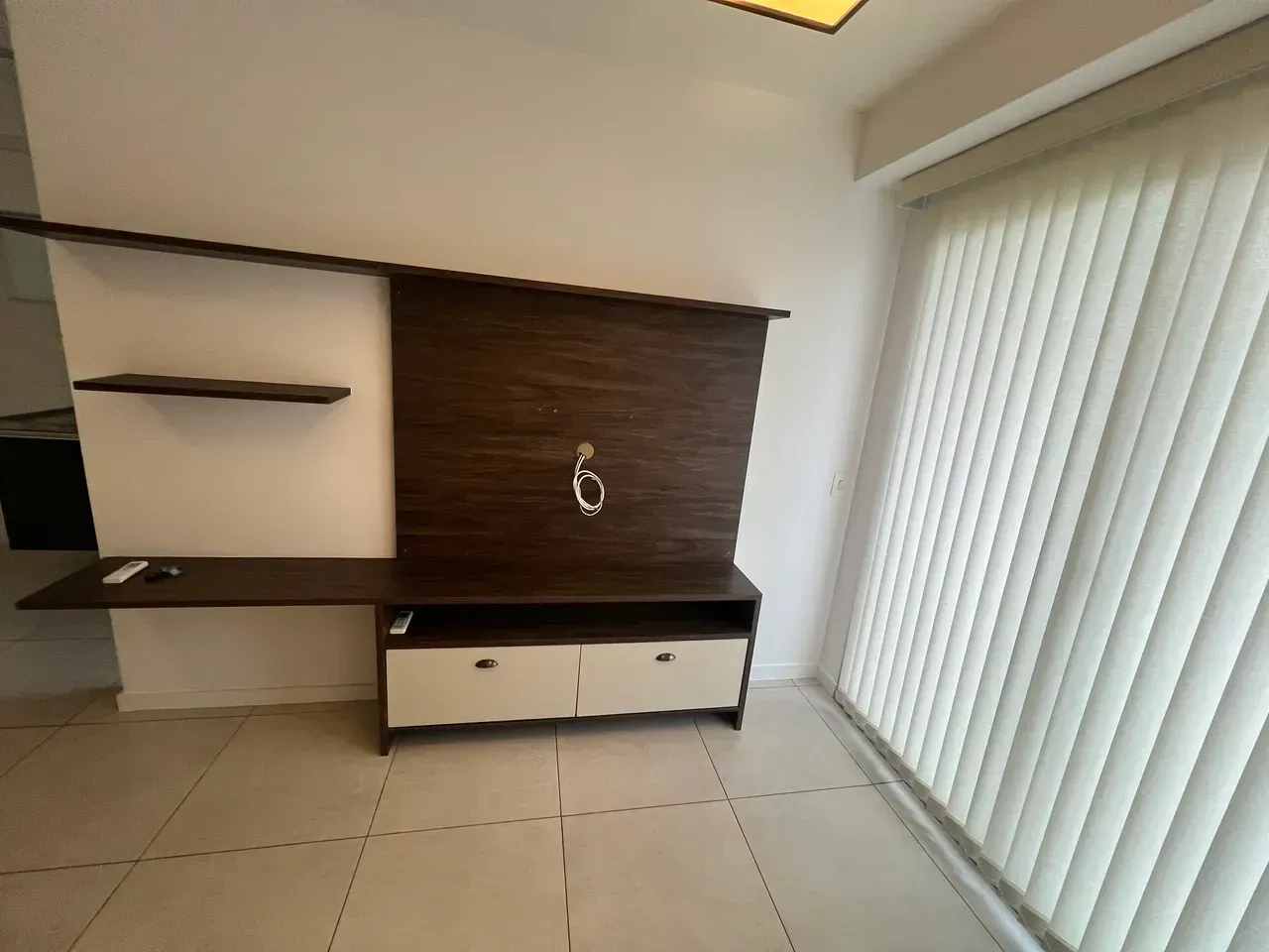 Unfurnished 2-bedroom apartment with built-in wardrobes — photo 10