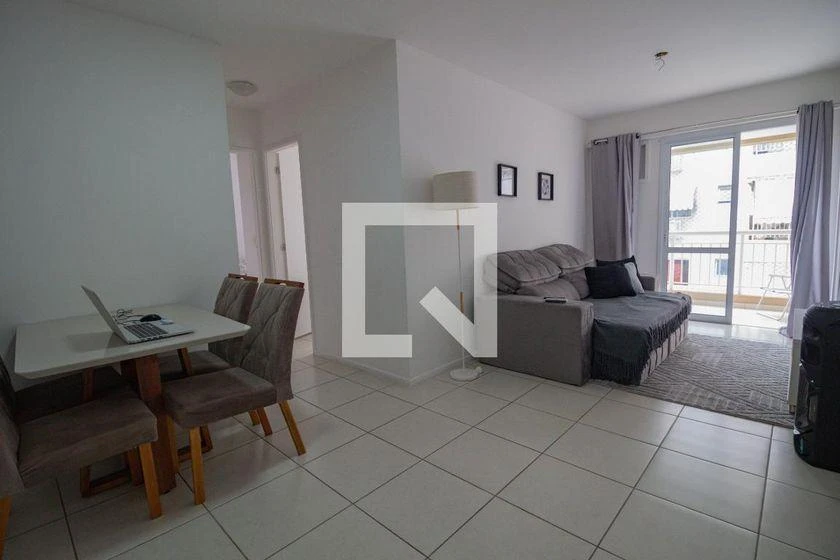 Furnished 2-bedroom apartment with balcony, 75 m²