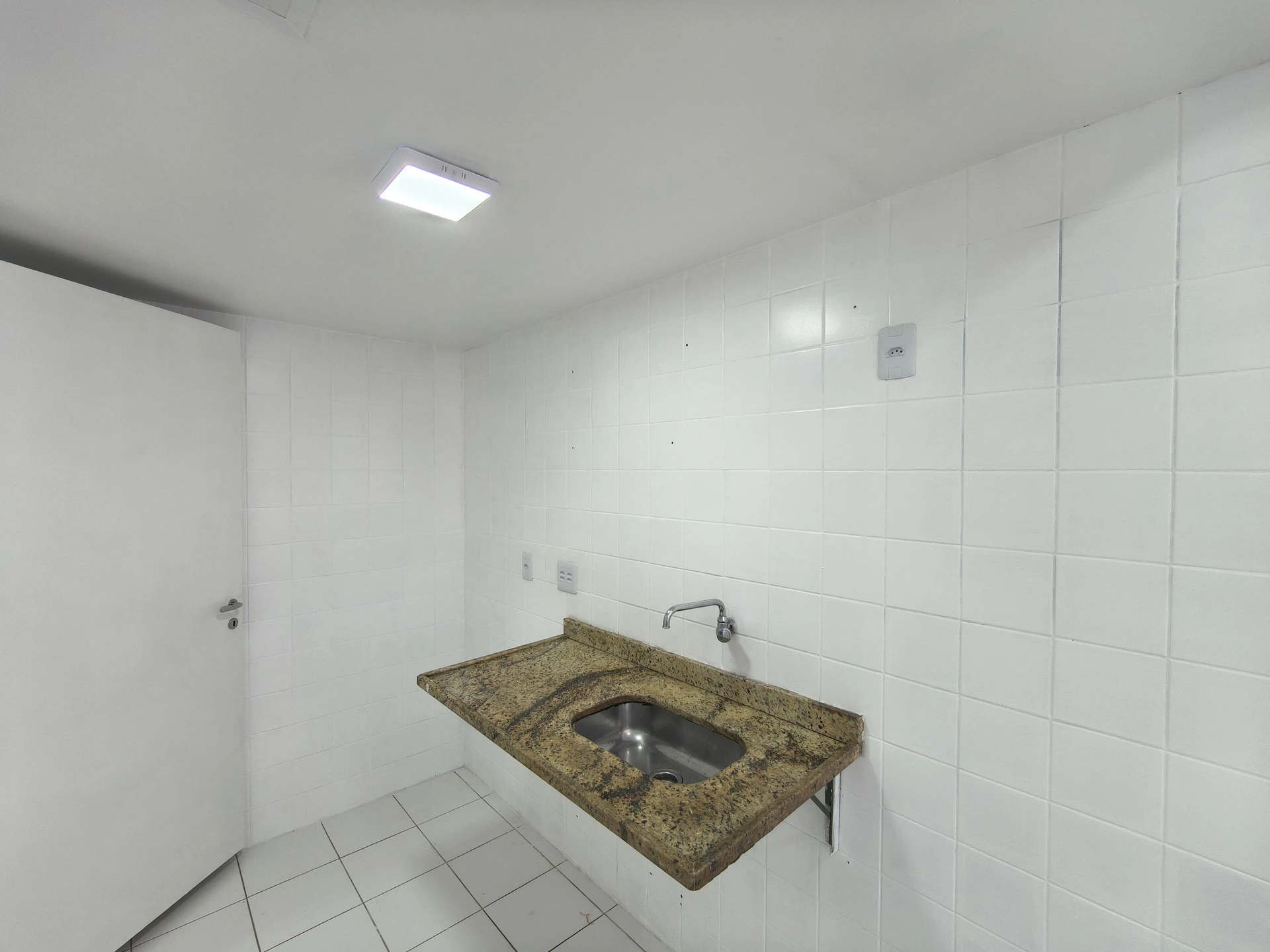 Home office in a 2-bedroom apartment, 57 m² — photo 7