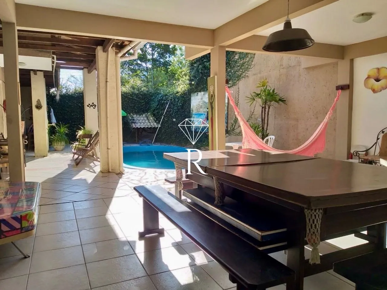 Casa de 6 dormitorios con balcón y parrilla — photo 16