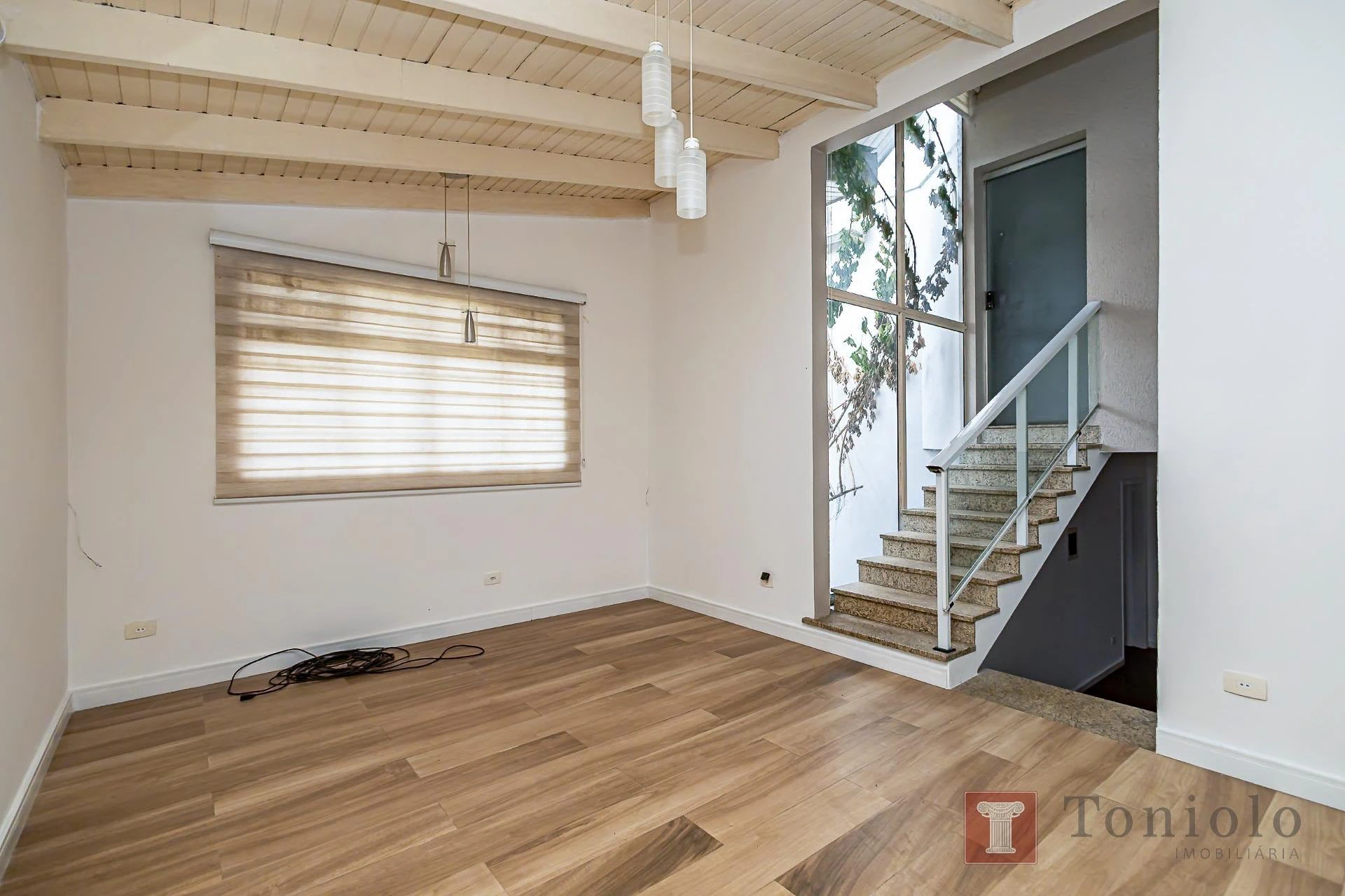 380 m² house with a bathtub and a walk-in closet — photo 19
