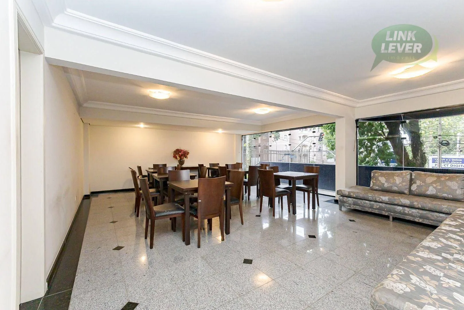 Apartment with 3 bedrooms, balcony and 135 m² — photo 38