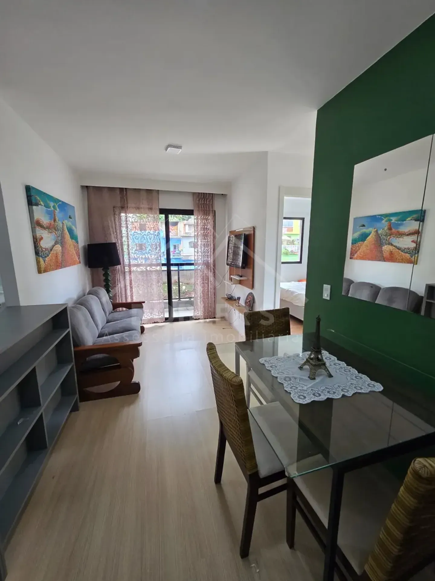 2-bedroom apartment with a mountain view — photo 9