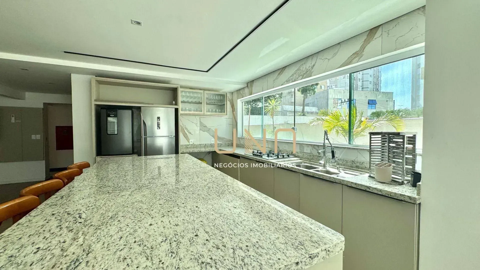 Cobertura mobiliada com 4 suítes e 5 banheiros, 415 m² — photo 19