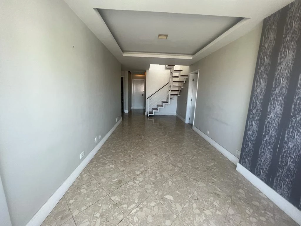 200 m² duplex apartment with 3 bedrooms and 6 bathrooms — photo 19