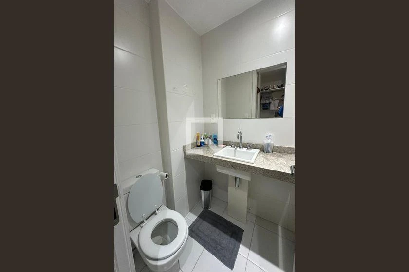 Furnished 2-bedroom apartment with balcony — photo 36