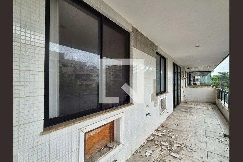3-bedroom apartment, 1 with its own bathroom, 152 m² — photo 23