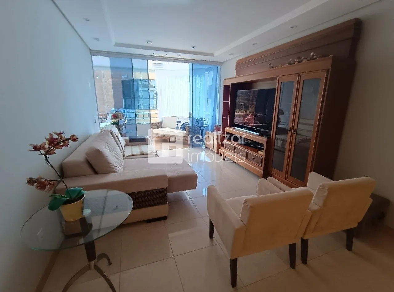 197 m² apartment with 4 bedrooms and a home office