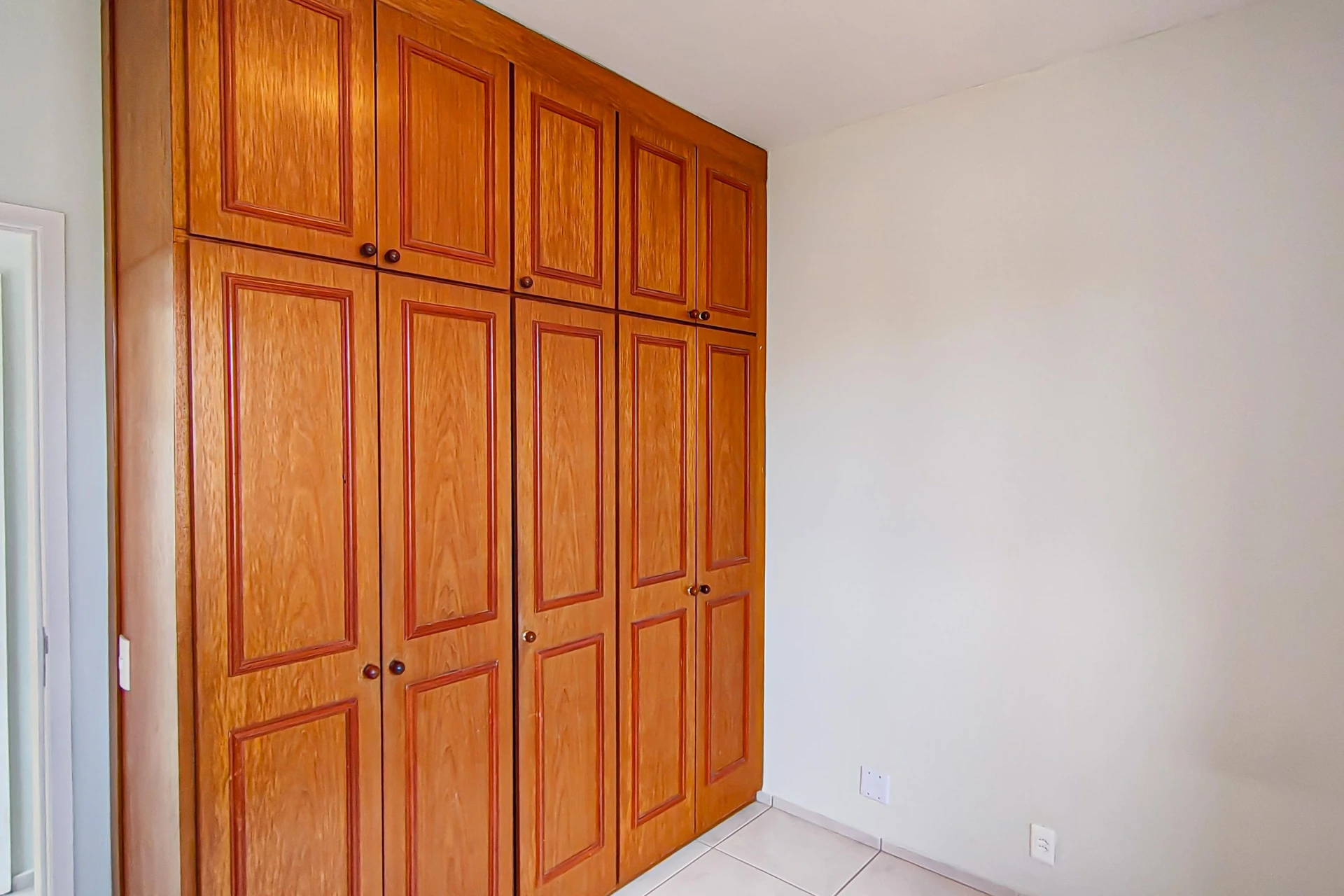 3-bedroom apartment in a building with a gym — photo 22