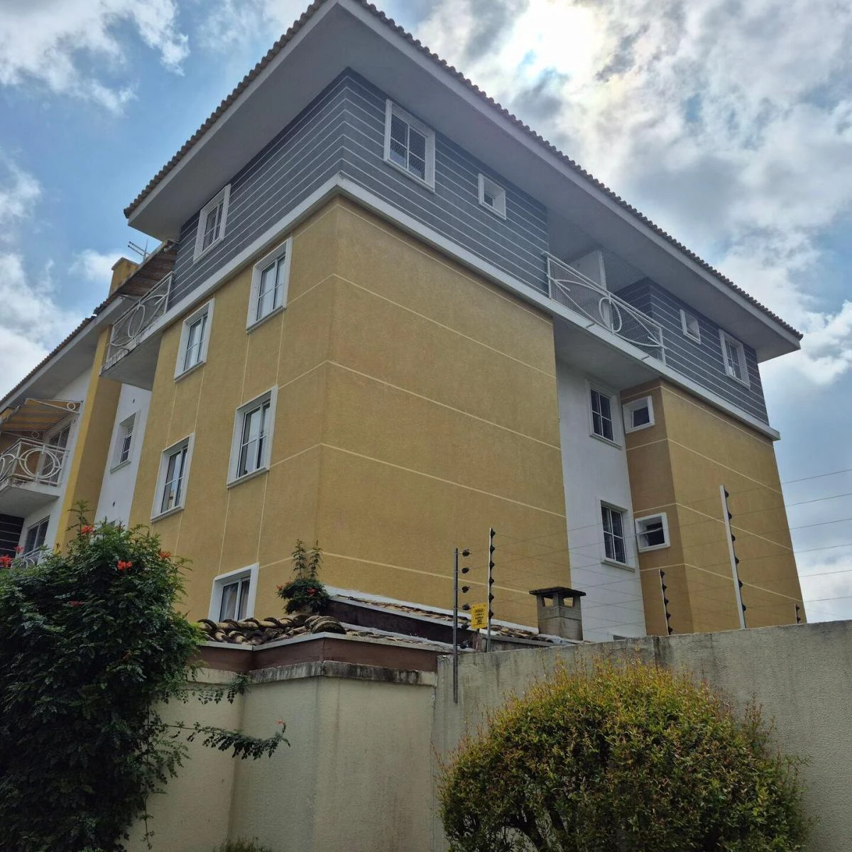 Furnished 3-bedroom apartment with covered parking — photo 28
