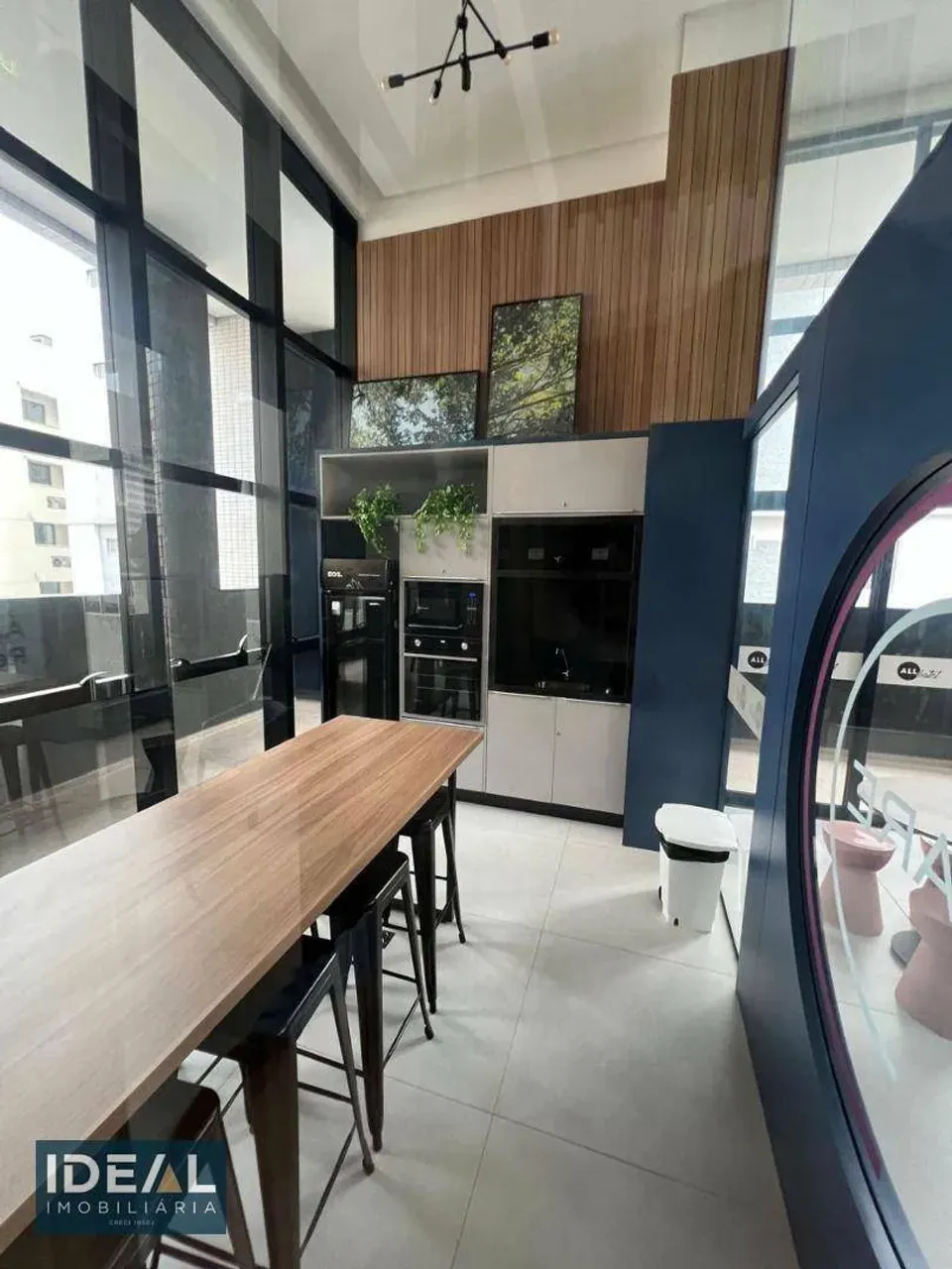 Furnished 1-bedroom apartment with a balcony — photo 17