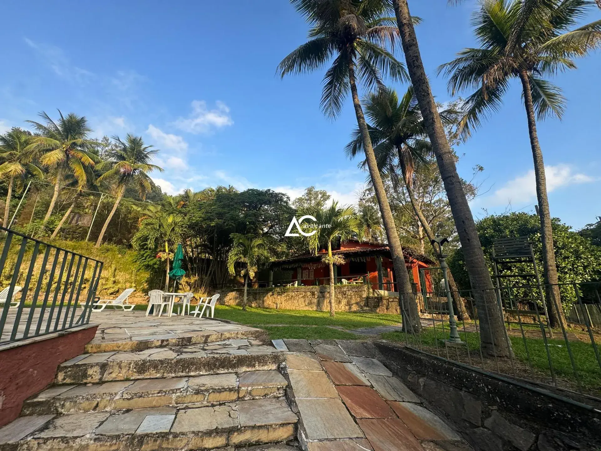 Furnished house with 4 bedrooms and private garden — photo 42