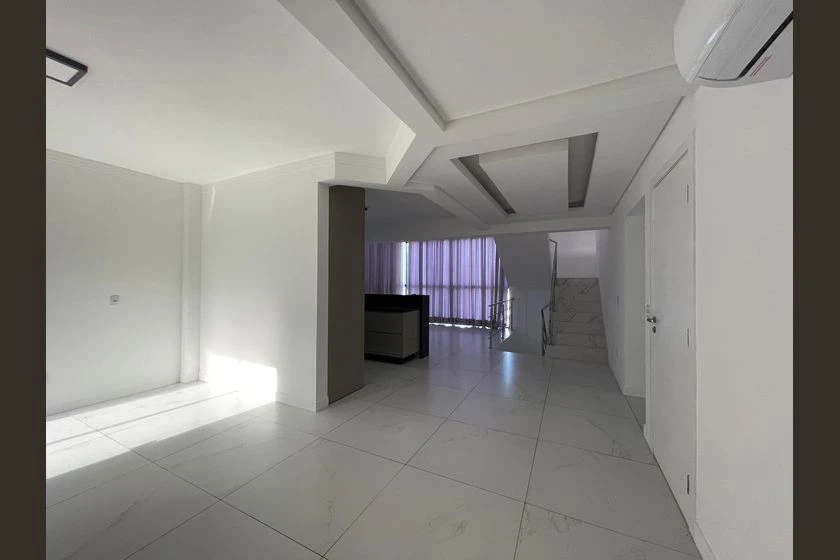 Furnished house with 5 bedrooms and 5 bathrooms — photo 9