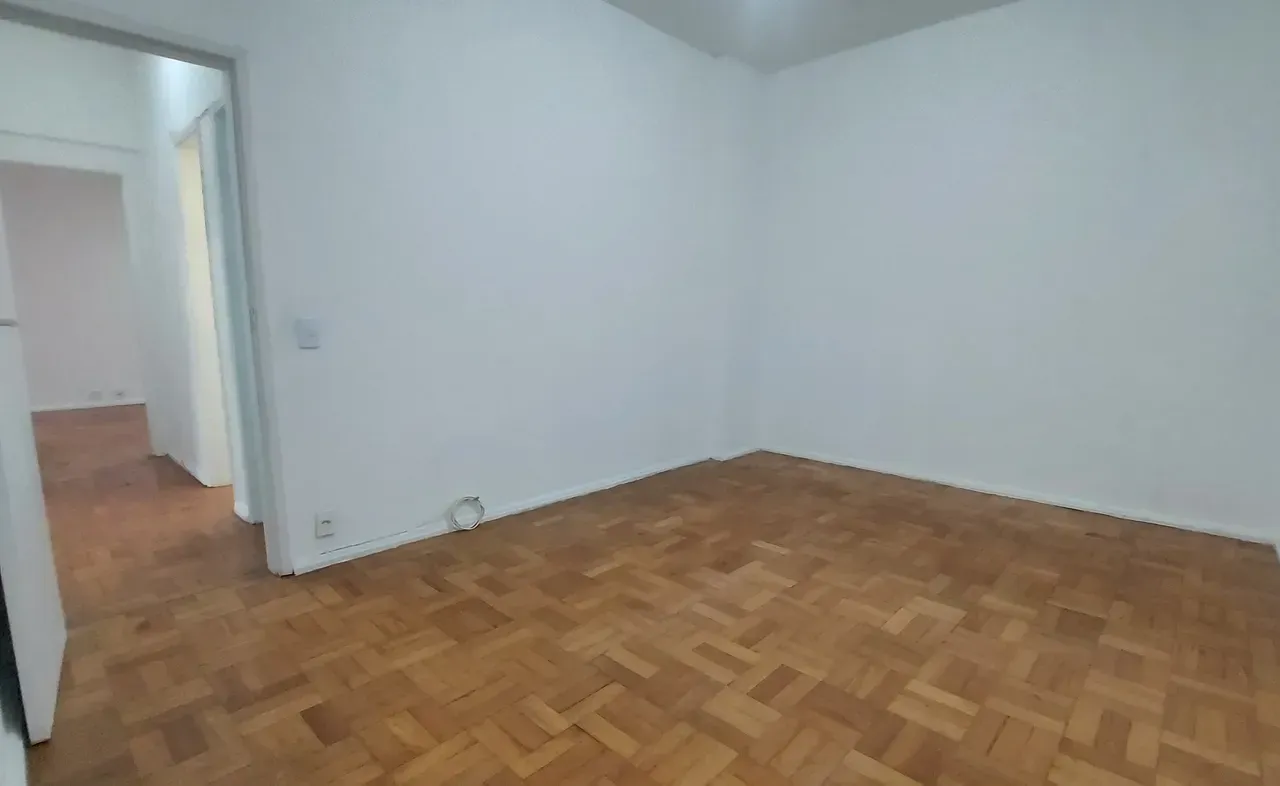 Unfurnished apartment with 3 bedrooms and 2 bathrooms — photo 9