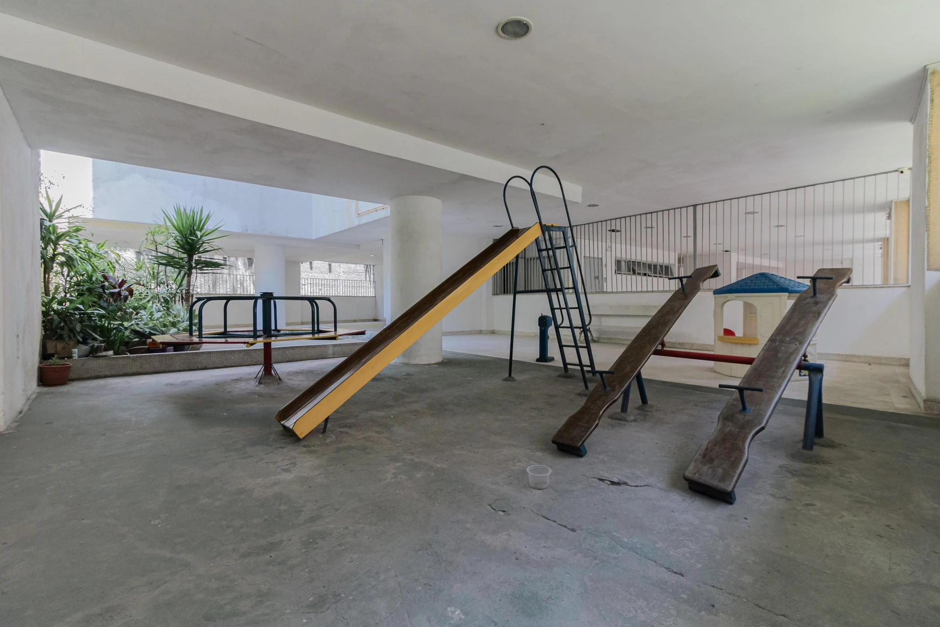 Unfurnished apartment with 3 bedrooms, 3 baths and parking — photo 41