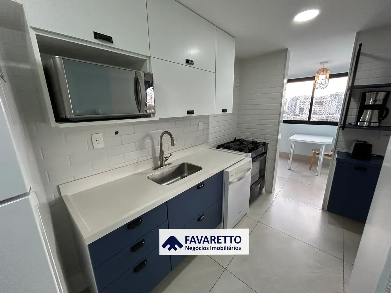 Apartamento mobiliado com 3 quartos e 3 banheiros — photo 2
