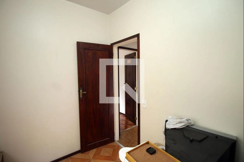 House with 4 bedrooms and 297 m², no parking — photo 14