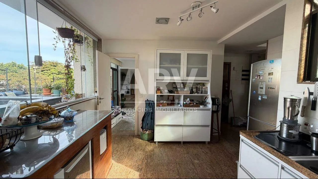 Apartamento mobiliado com 4 quartos e 5 banheiros — photo 5