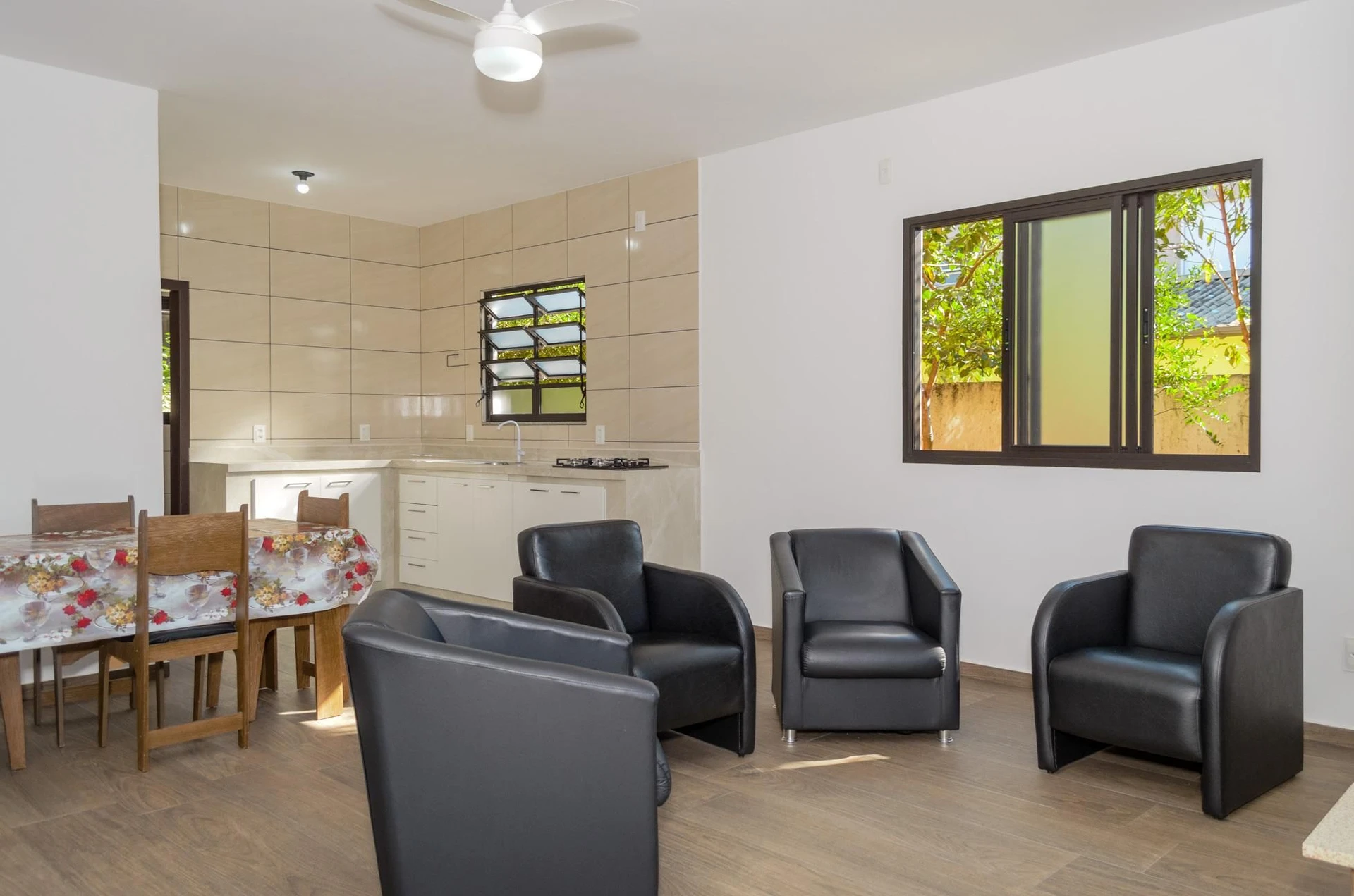 Garden in a 3-bedroom house, 84 m² — photo 2