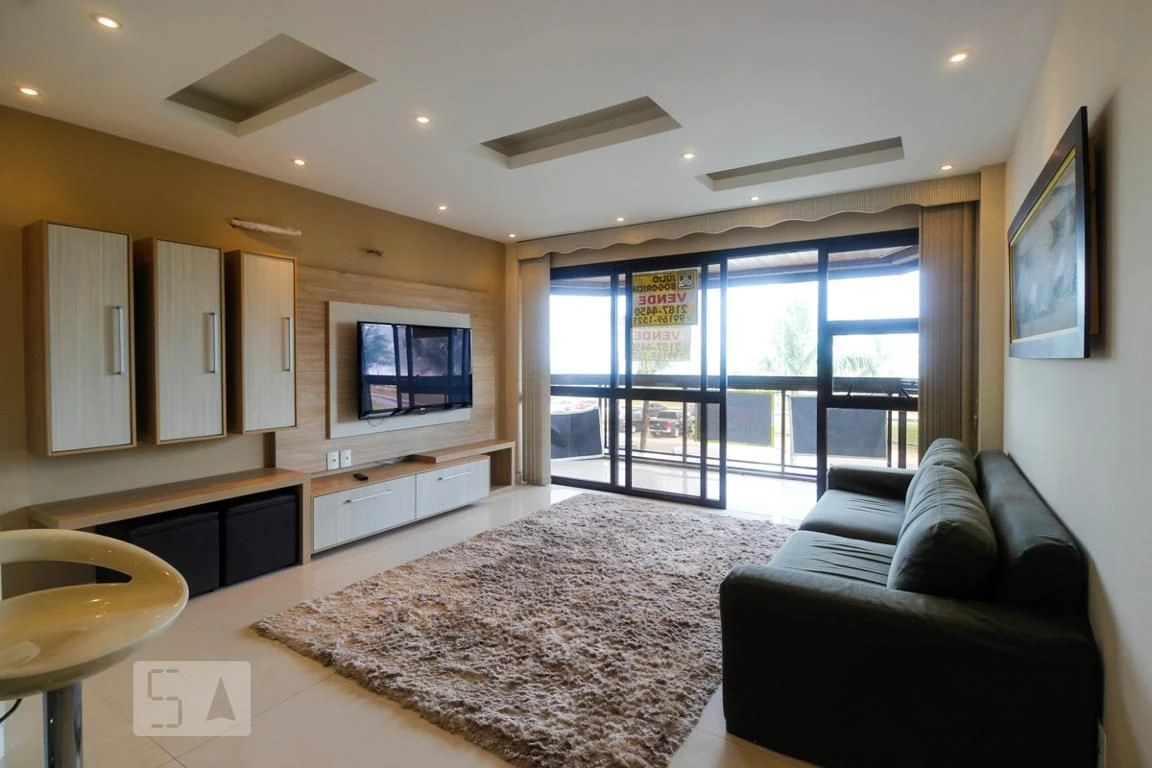 Furnished apartment, 90 m², with a glass-enclosed balcony
