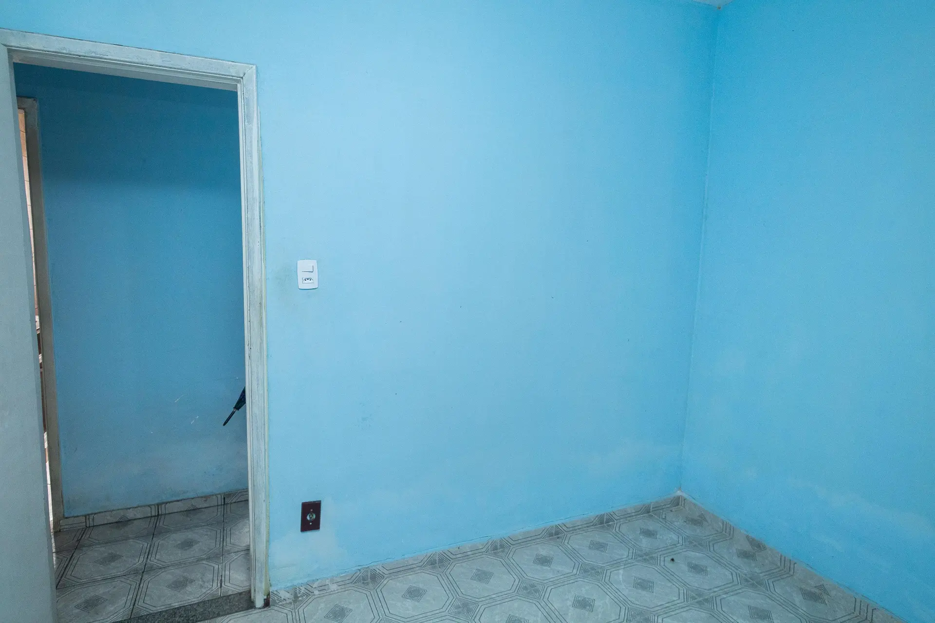 House with 3 bedrooms, 1 en-suite, and private yard — photo 26