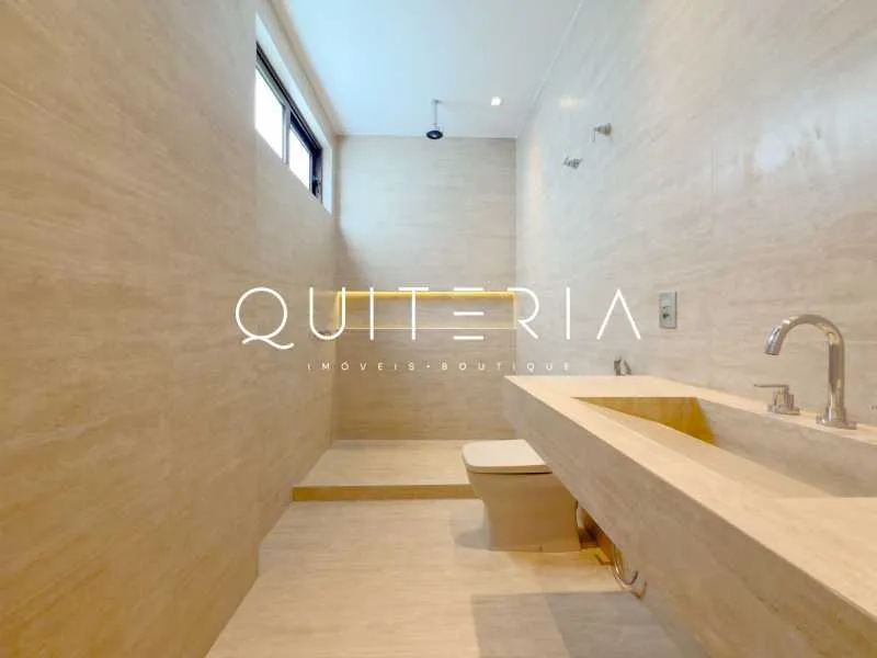 Penthouse apartment with 4 bedrooms and a balcony — photo 15