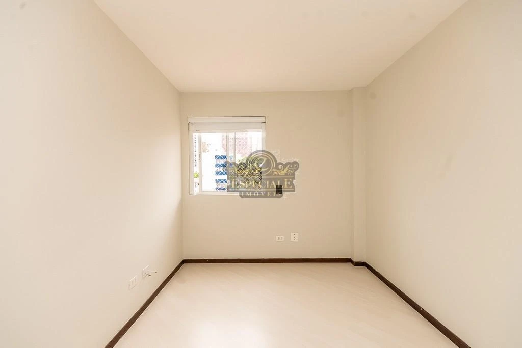 167 m² apartment with a grill on the balcony and a bathtub — photo 22