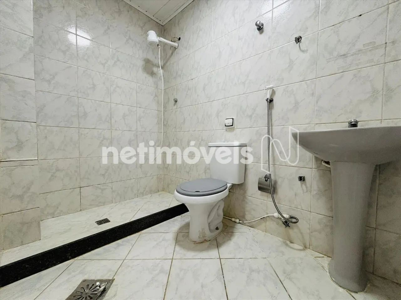 Apartamento com 2 quartos, cozinha separada e 1 banheiro — photo 4