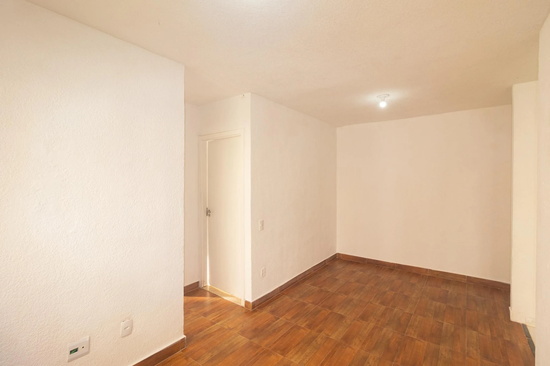 Apartment with 2 bedrooms and a kitchenette stove — photo 29