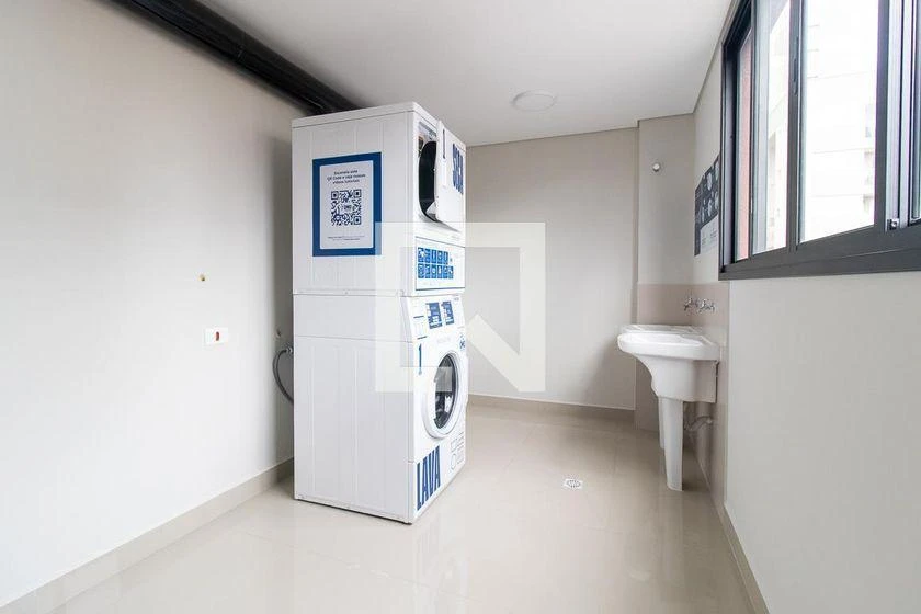 Furnished studio, 21 m², with a washing machine — photo 11