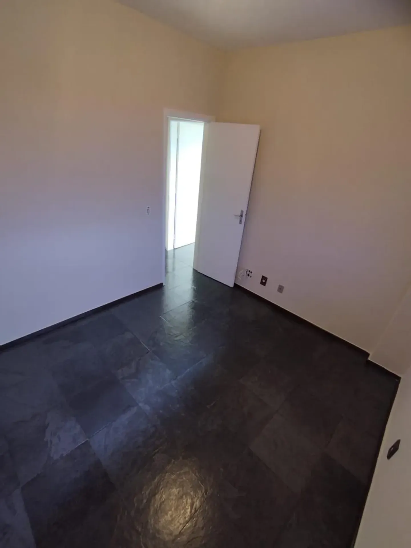 Rental apartment with 2 bedrooms and a private garden — photo 20