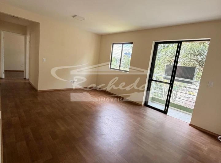 87 m² apartment with 3 bedrooms and wood floors