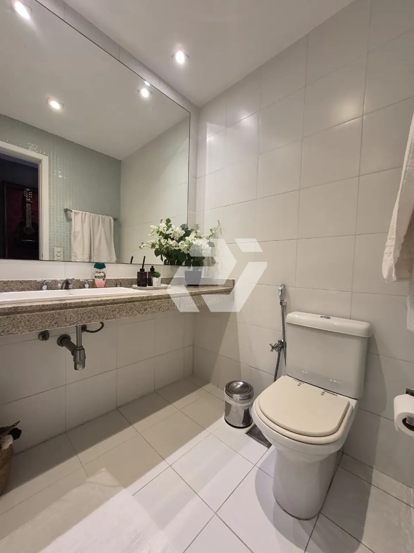 4-bedroom, 5-bath apartment with balcony and 3 parking — photo 33