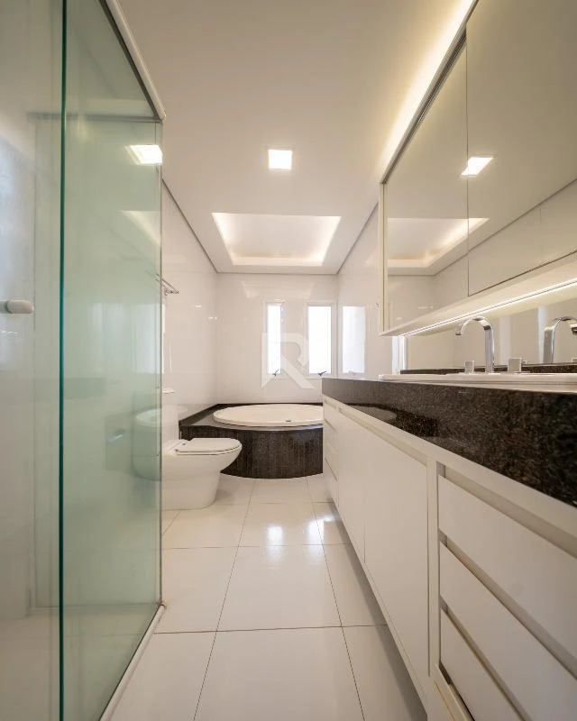Furnished house, 400 m², with a bathtub — photo 17
