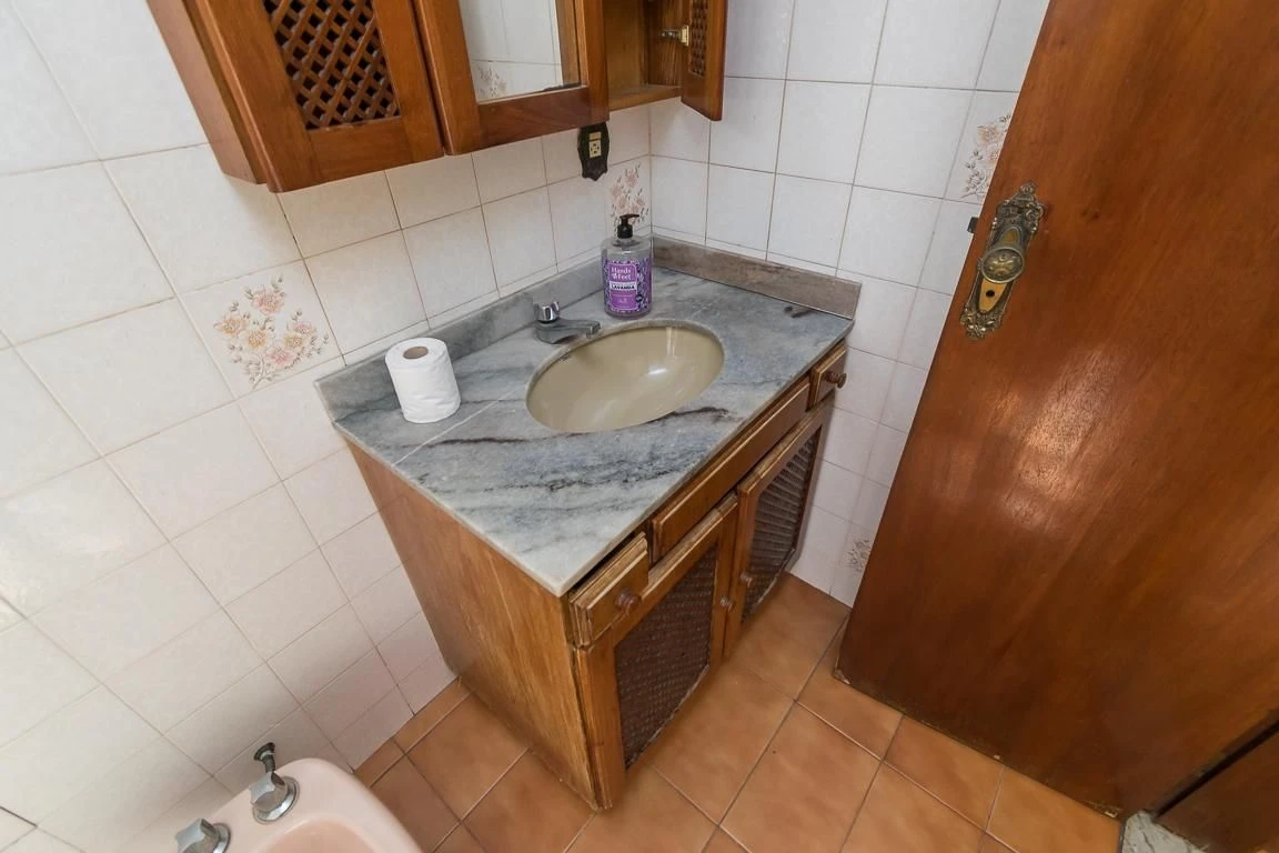 Casa sem mobília com 4 quartos e varanda — photo 15