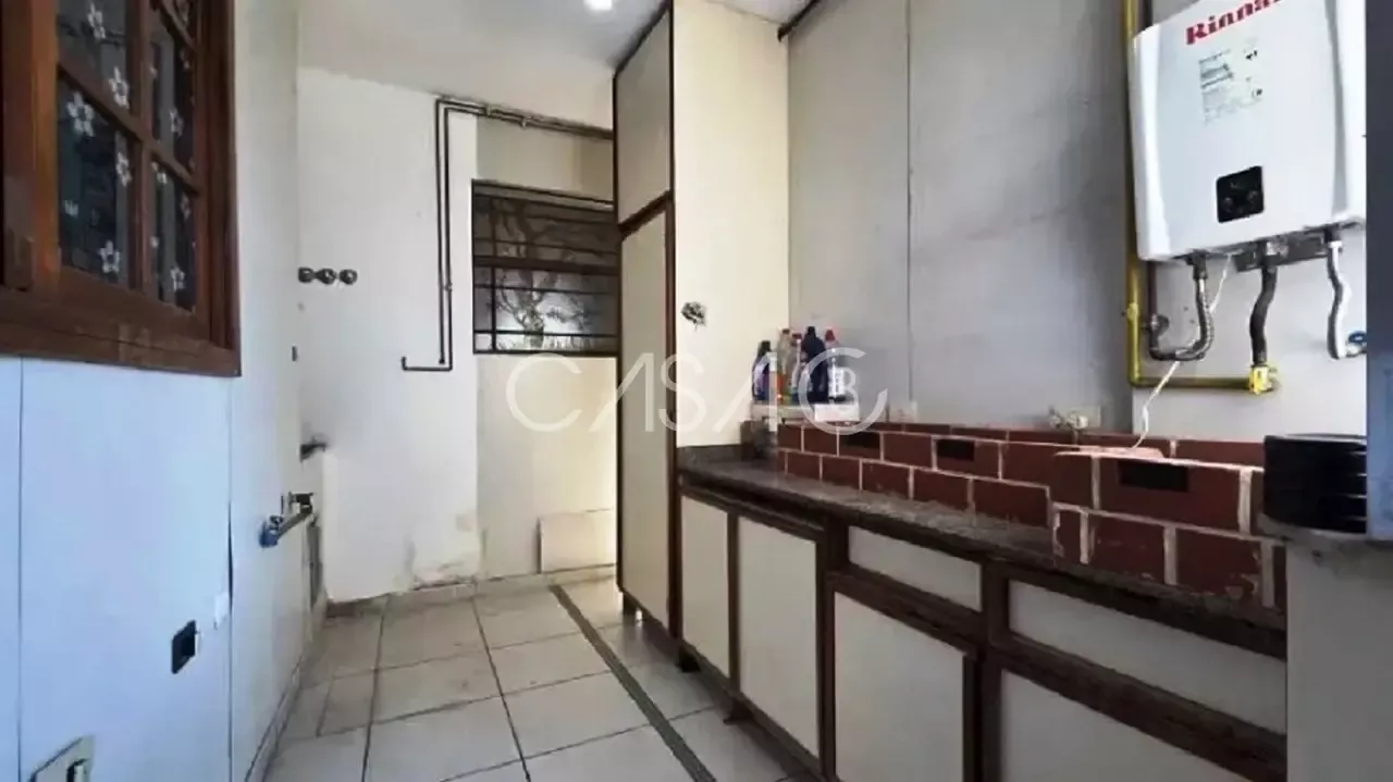 190 m² apartment with a walk-in closet and a water view — photo 14