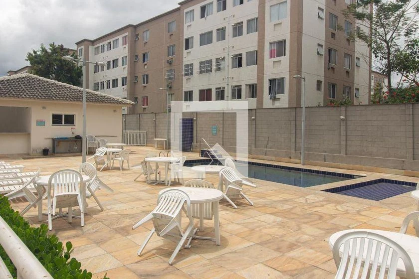 2-bedroom apartment in a building with a pool — photo 20